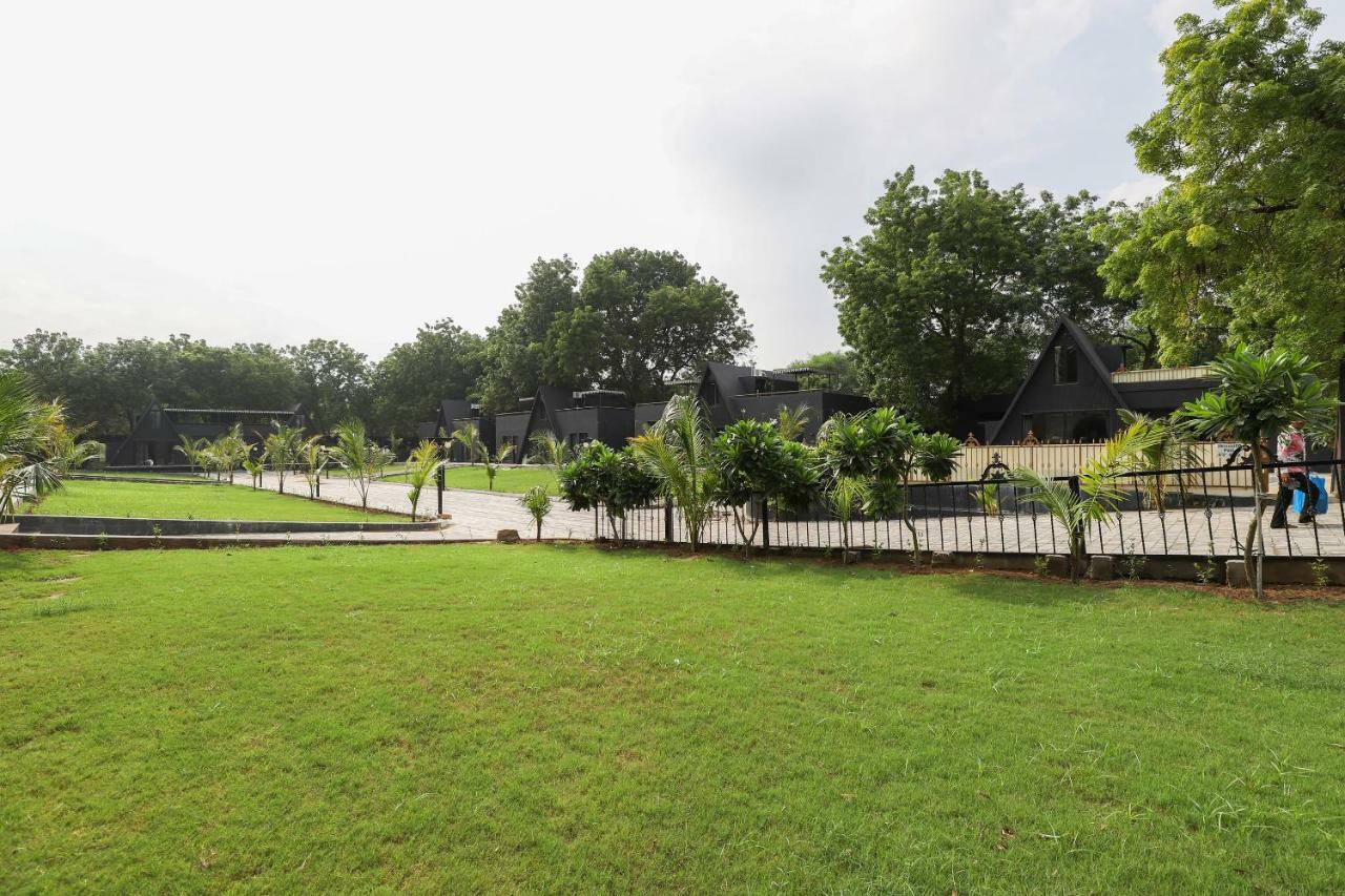 Oyo 48991 Serene Cottages And Resorts Vadodara Kültér fotó
